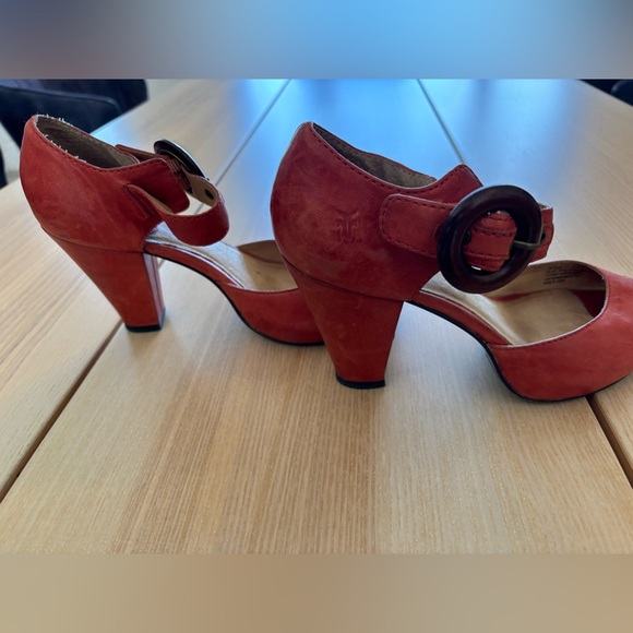 FRYE, the Kelsey ankle strap heels! - Picture 2 of 11